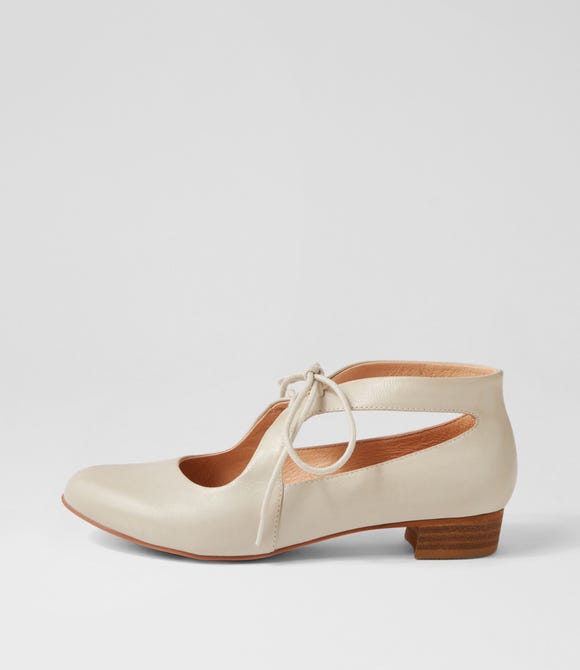 Ewing Almond Leather Flat Shoes
