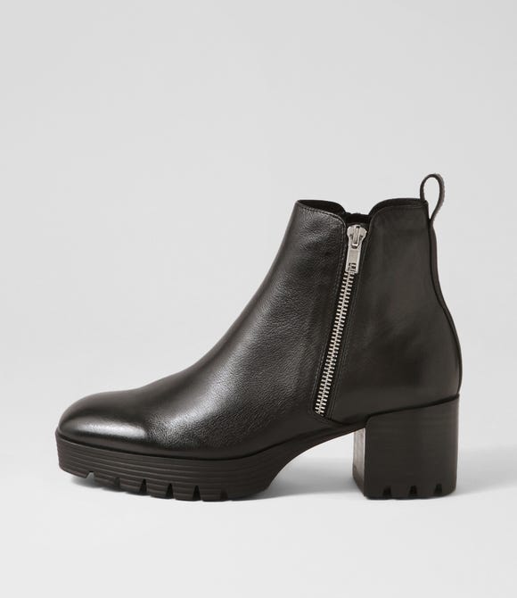Dinis Black Leather Ankle Boots