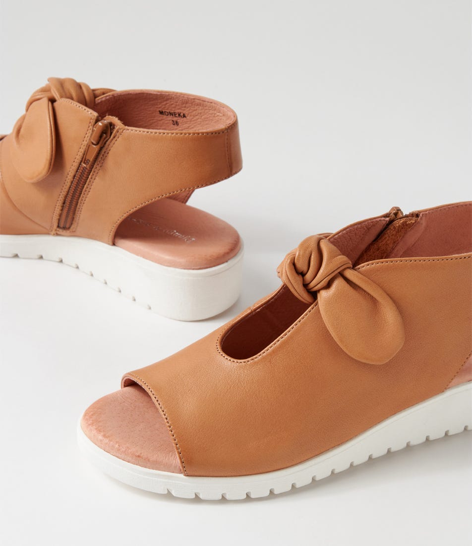 Moneka Dark Tan White Leather Sandals