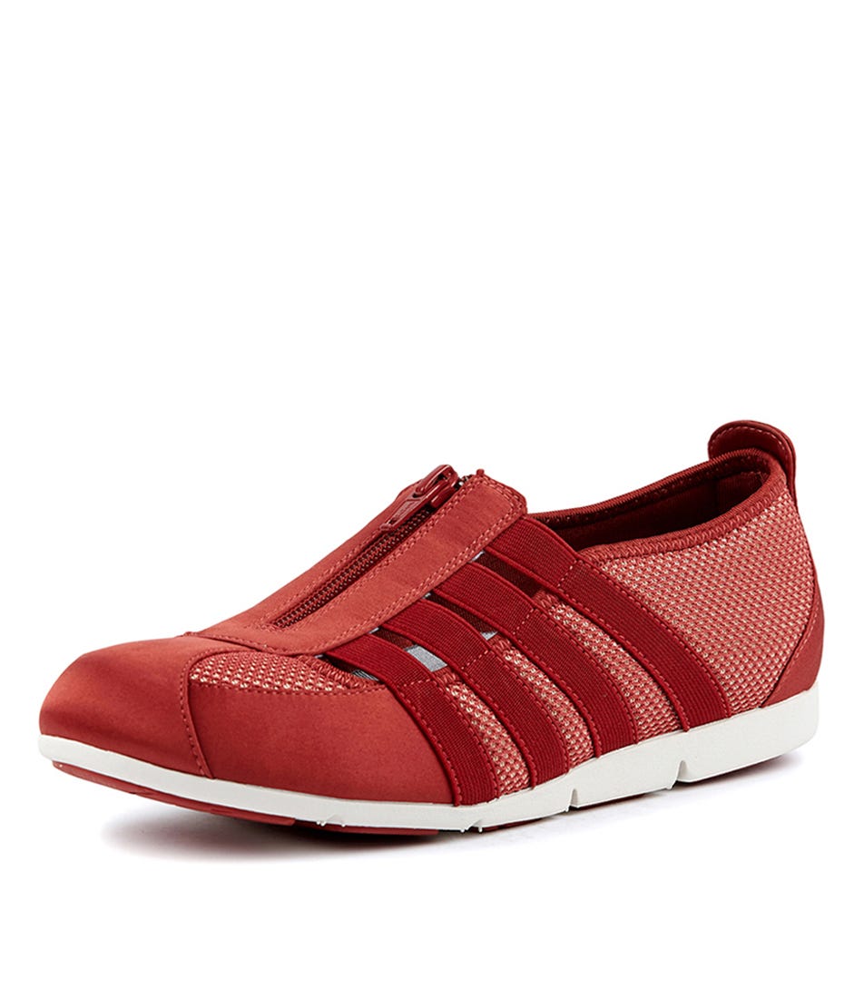 SCOTTIE RUST MESH