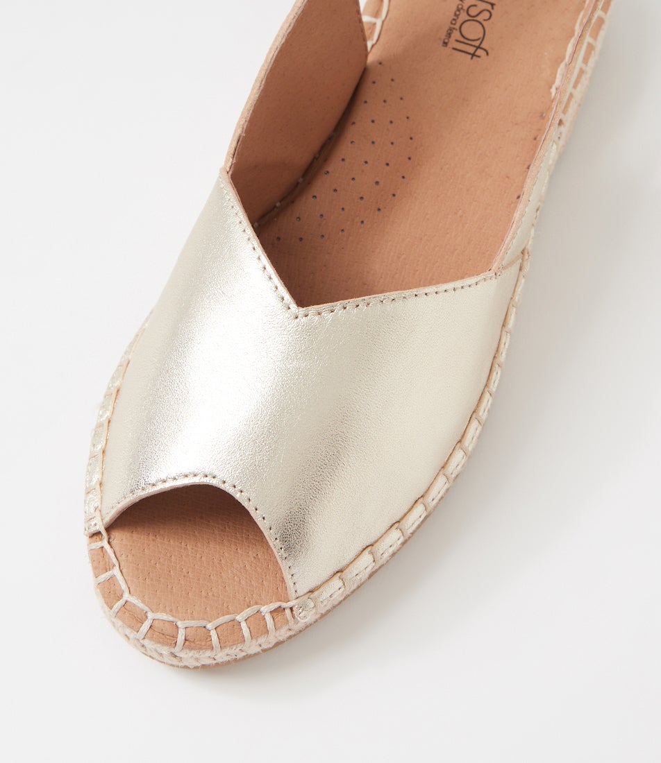 Kadde Kadde Pale Gold Leather Sandals